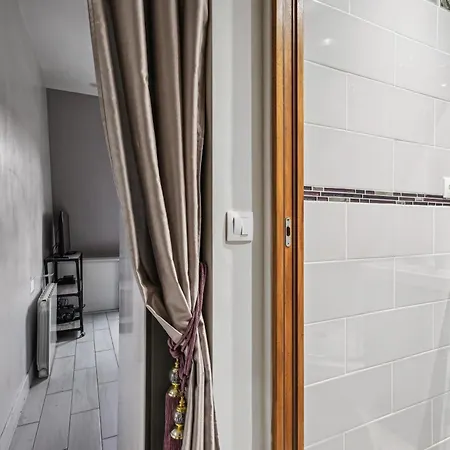 Quiet Spot By The Champs Elysee Paris